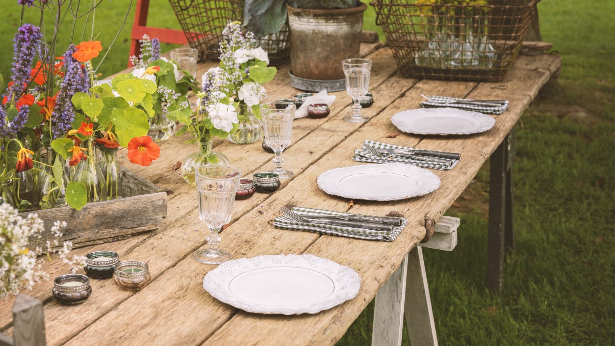 table-repas-jardin.jpg
