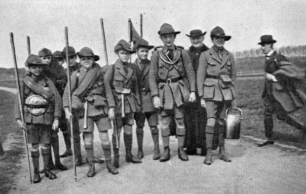 008_18_Entraineurs_Entraineurs_avec_le_Vieux_Loup