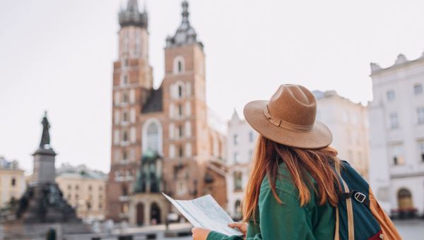 EGLISE-TOURISME-VACANCES-EVANGELISATION-SHUTTERSTOCK