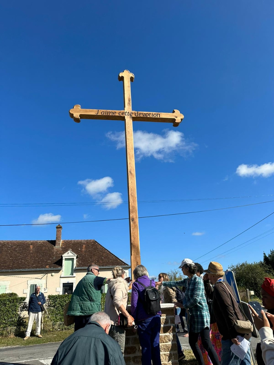 SOS-CALVAIRES-PELLEVOISIN-CROIX-1