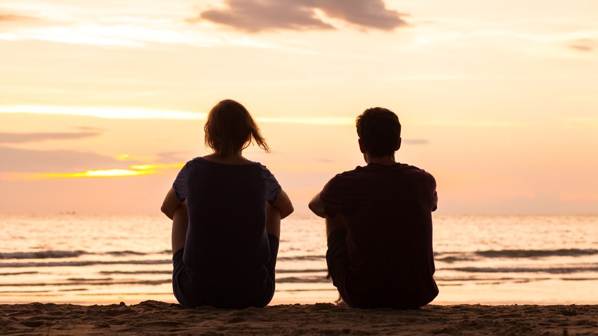 COUPLE-ON-THE-BEACH.jpg