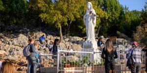 “Vous n’êtes pas des pèlerins solitaires”, écrit Léon XIV aux jeunes réunis à Medjugorje