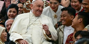 Bernard Lecomte : &#8220;On a tort de vouloir enfermer le pape François dans des cases politiciennes&#8221;