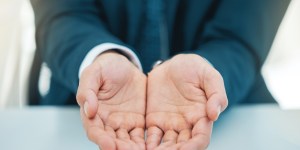 Dons aux associations : les Français moins généreux ?