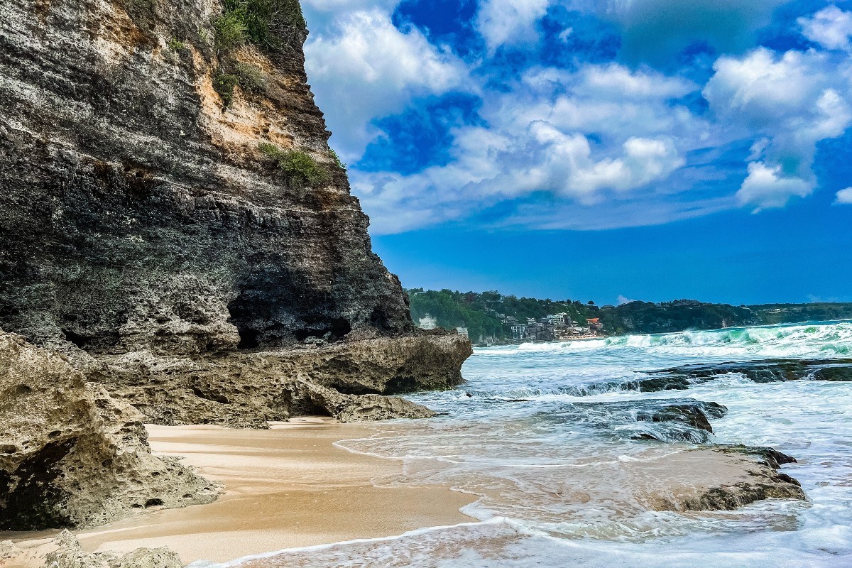 BALI-BEACH-shutterstock_2357898619.jpg