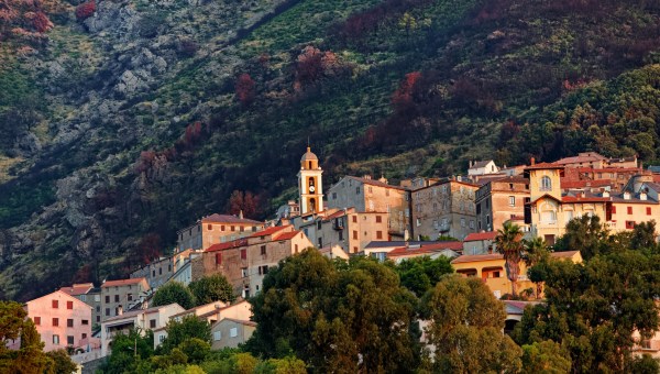 CERVIONE-CORSE-shutterstock