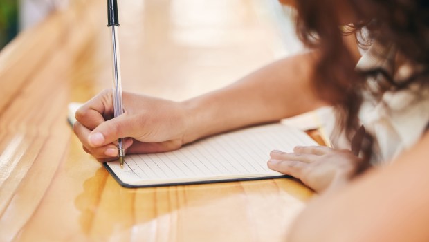 LETTRE-ECRITURE-shutterstock