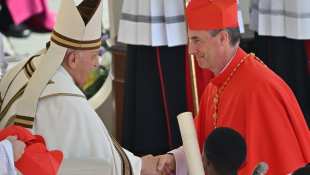 PAPE-FRANCOIS-CARDINAL-BUSTILLO-AJACCIO-CORSE-AFP