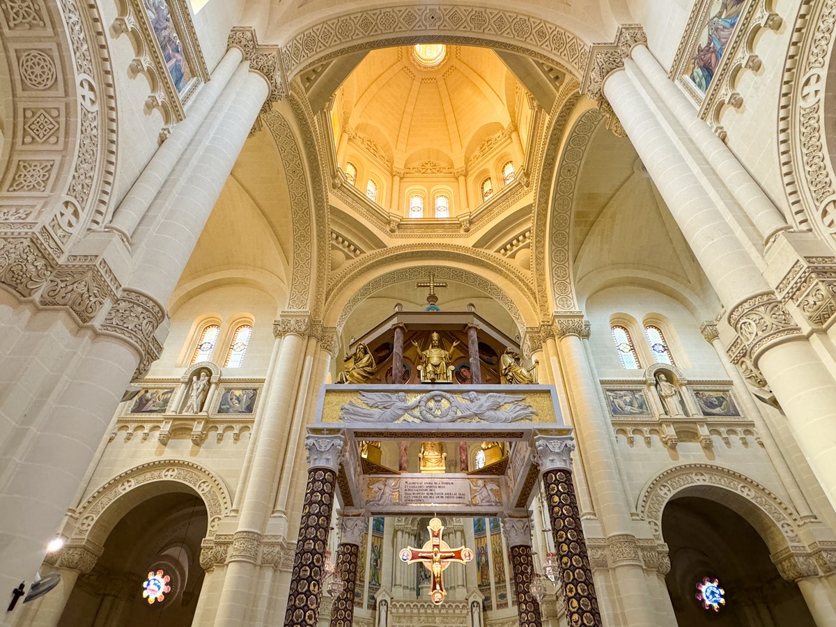 SANCTUAIRE-TA-PINU-MALTE-FLEUR-NABERT-ALETEIA