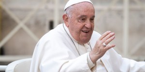 Léon XIV commémore le pape François, décédé un lundi de Pâques
