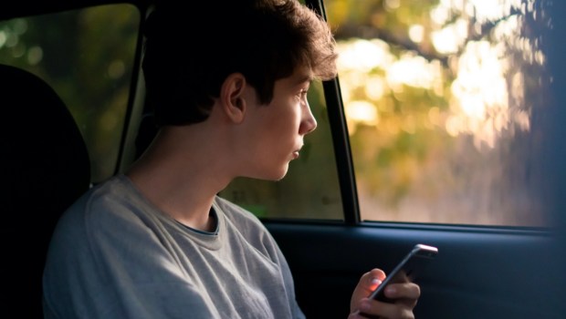 - teenager-car-phone-