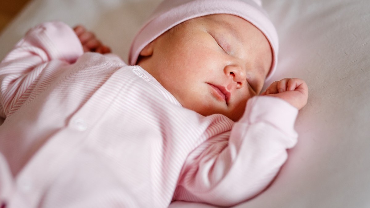 BABY-NEW-BORN-GIRL.jpg