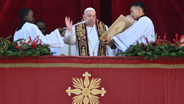 BENEDICTION-URBI-ET-ORBI-POPE-AFP