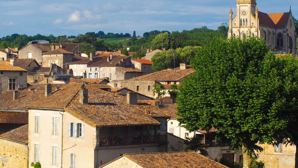 NERAC-LOT-ET-GARONNE-SHUTTERSTOCK