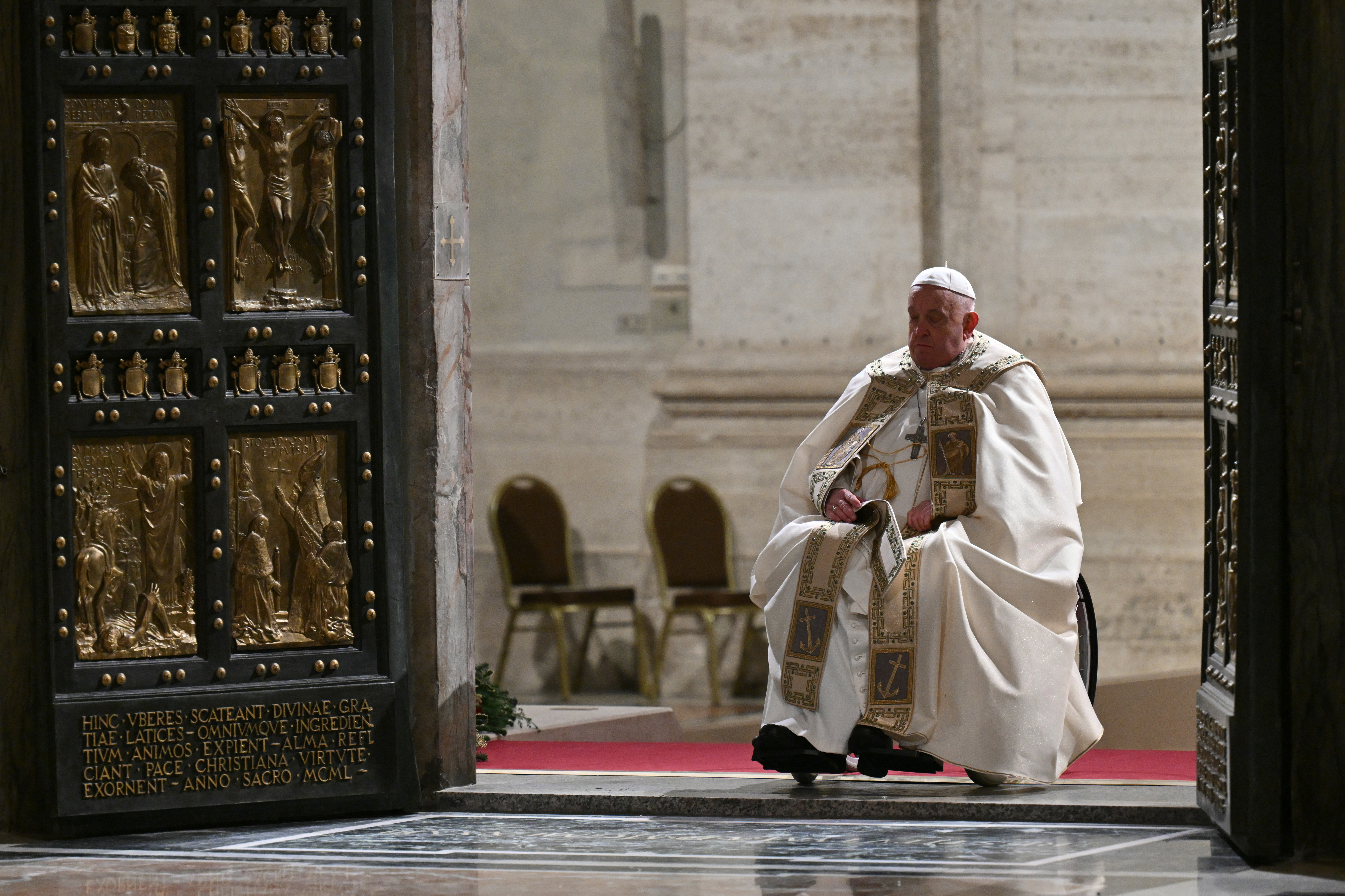 Bannière Officielle Jubilé 2025 Rome – Porte Sainte Saint Pierre 100x70 Cm, Polyester Durable, Symbole Religieux Pèlerins D’Espoir