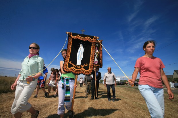 PARDON-BRETAGNE-NOTRE-DAME-DE-LA-JOIE-GODONG