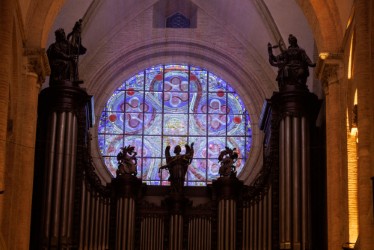 Vitrail_basilique_Saint_Sernin_©Patrice_Nin_Mairie_de_Toulouse_2.jpg