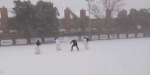 La bataille de boules de neige épique des dominicaines