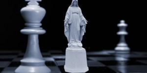 Quel est le rapport entre la Vierge Marie et les échecs ?
