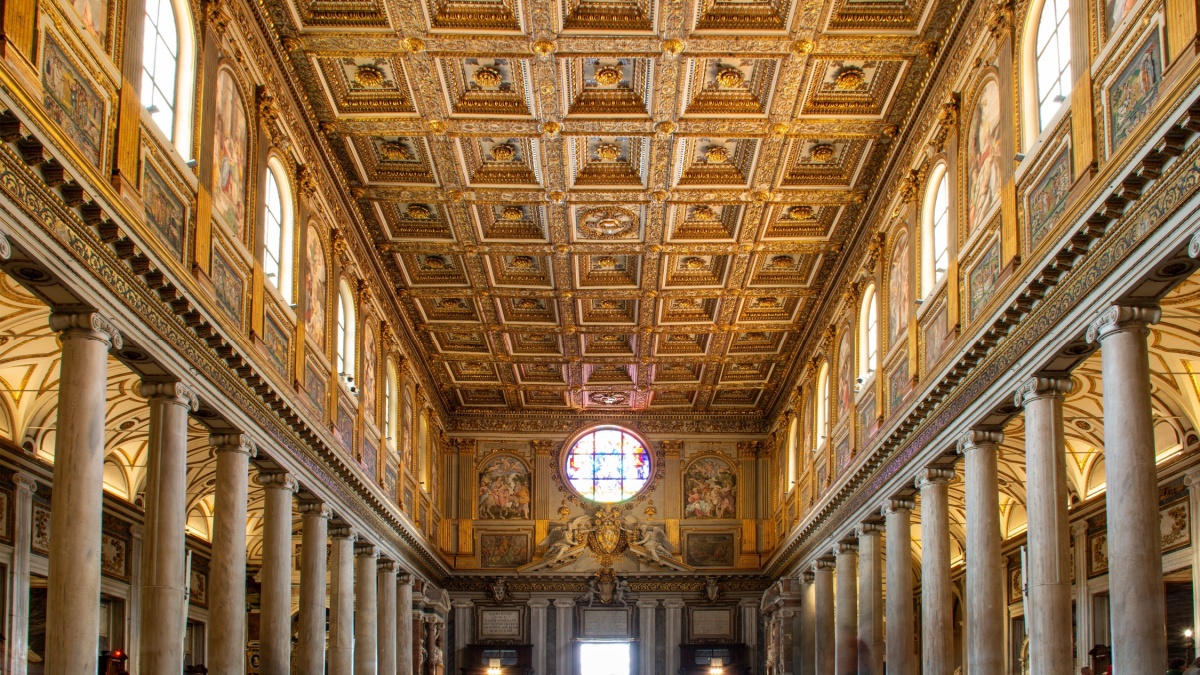 Sainte-Marie-Majeure-interieur.jpg