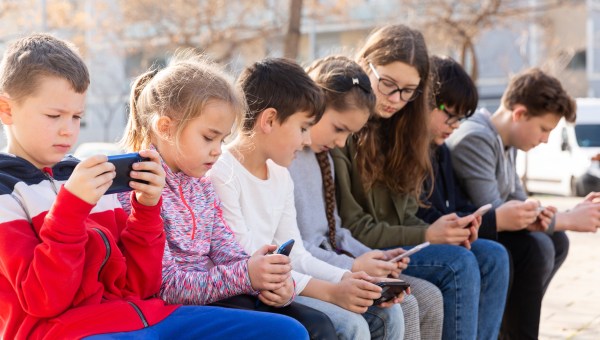 Enfants réseaux sociaux