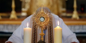 Du Sacré-Cœur à l’adoration eucharistique