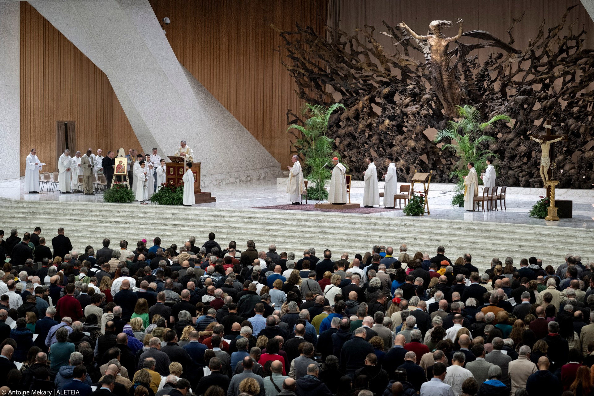 Jubilee-of-Deacons-prayer-vigil-Paul-VI