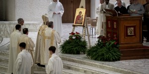 [EN IMAGES] Une émouvante veillée des diacres à Rome
