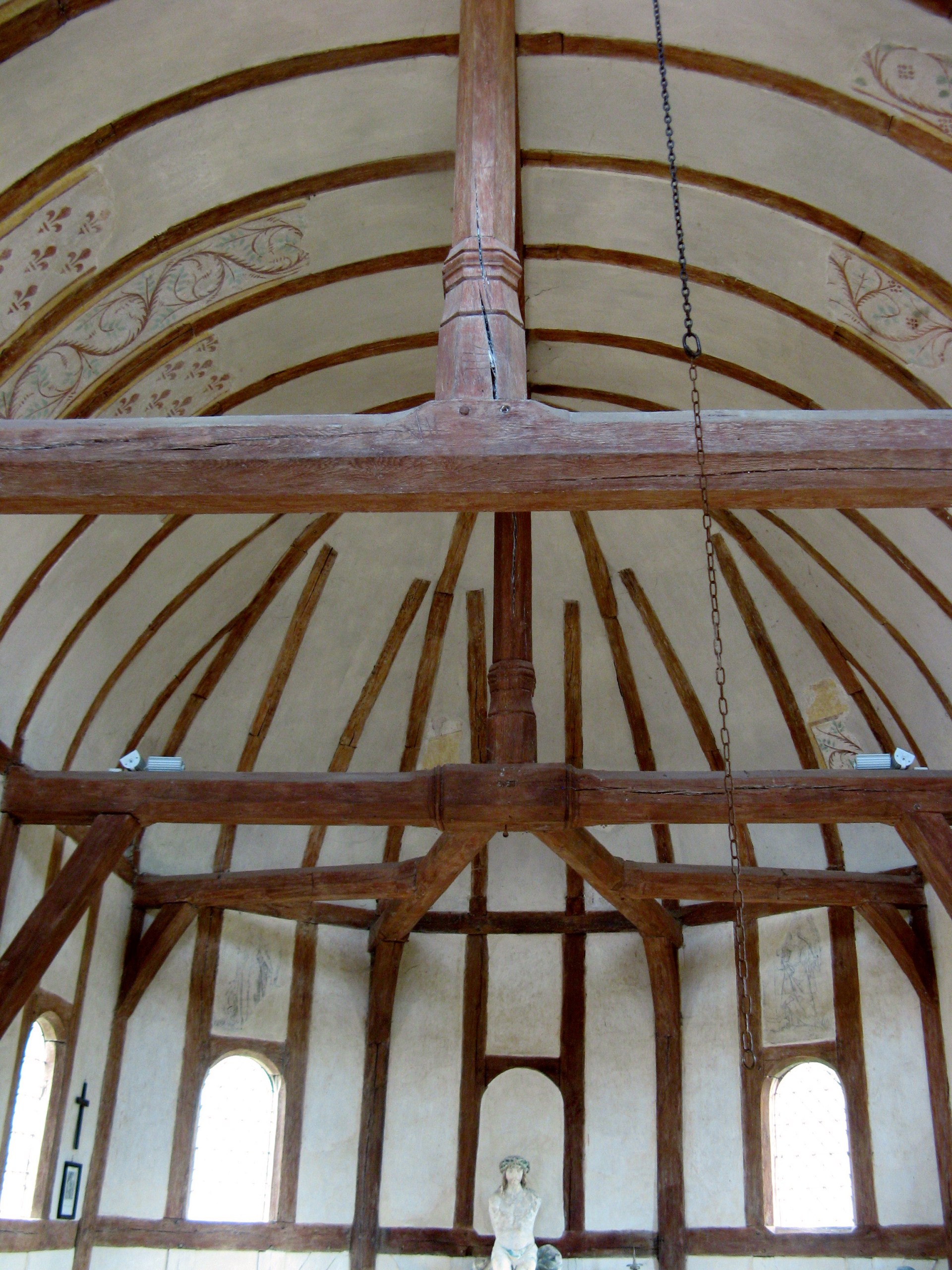 15-Soulaines-Dhuys_Chapelle_St-Jean_charpente-©-Robin-Chubret-CC-BY-SA-4.0-Wikimedia-Commons