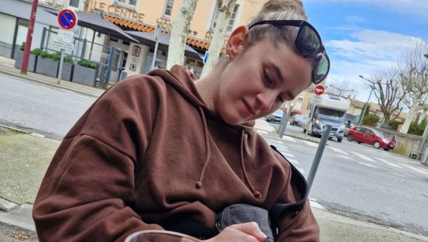 Corner Item Image - Aurélie, future baptisée : “J’aime ce que je deviens depuis que j’ai Jésus dans ma vie”
