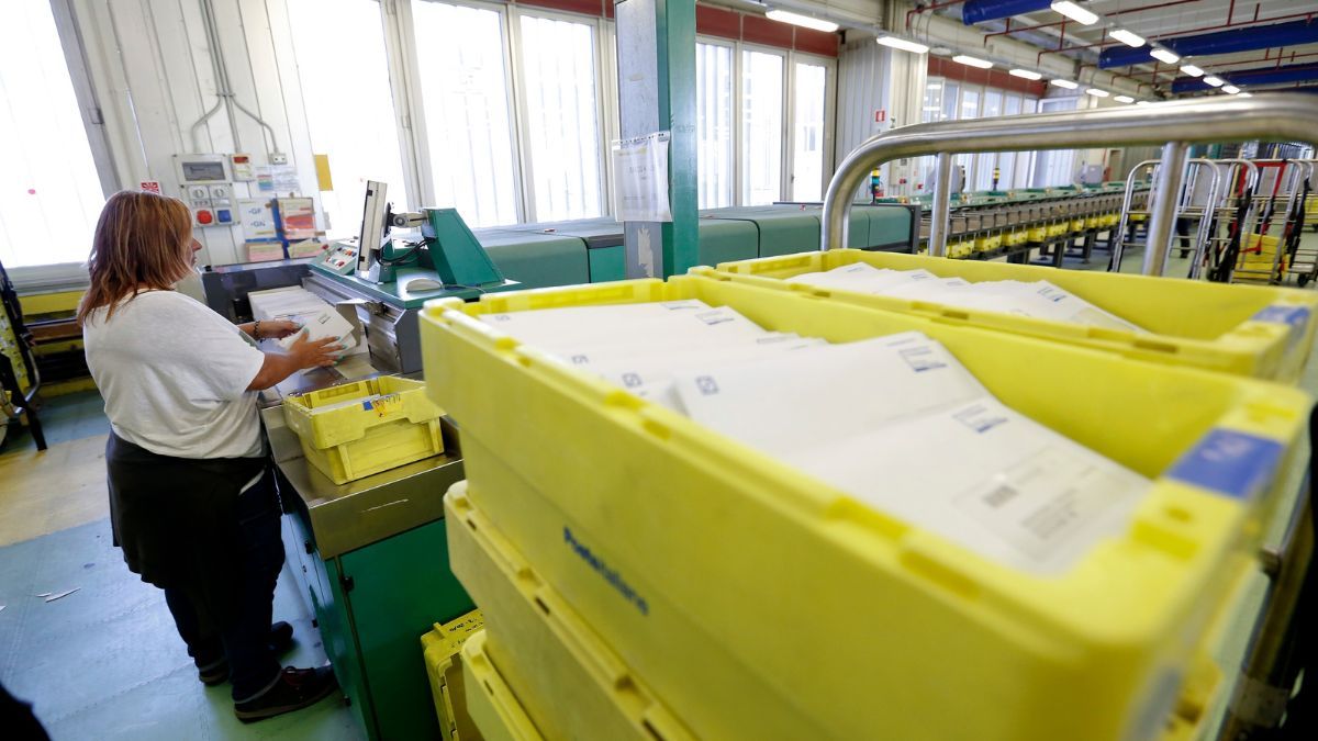 Centre-postal-a-Fiumicino-.jpg