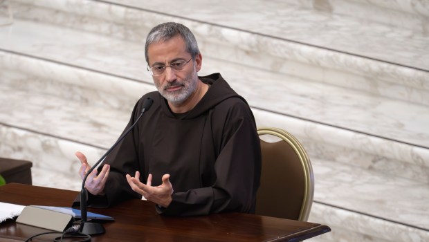 Rev. Fr. Roberto Pasolini, OFM Cap., Preacher of the Pontifical Household, delivers a Lenten sermon at the Paul VI Hall in Vatican City, Friday, March 28, 2025
