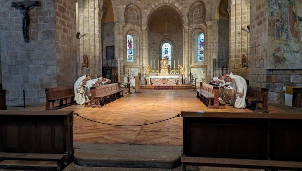 Corner Item Image - Sous le regard de saint Joseph, la vie bénédictine reprend à l’abbaye de Solignac