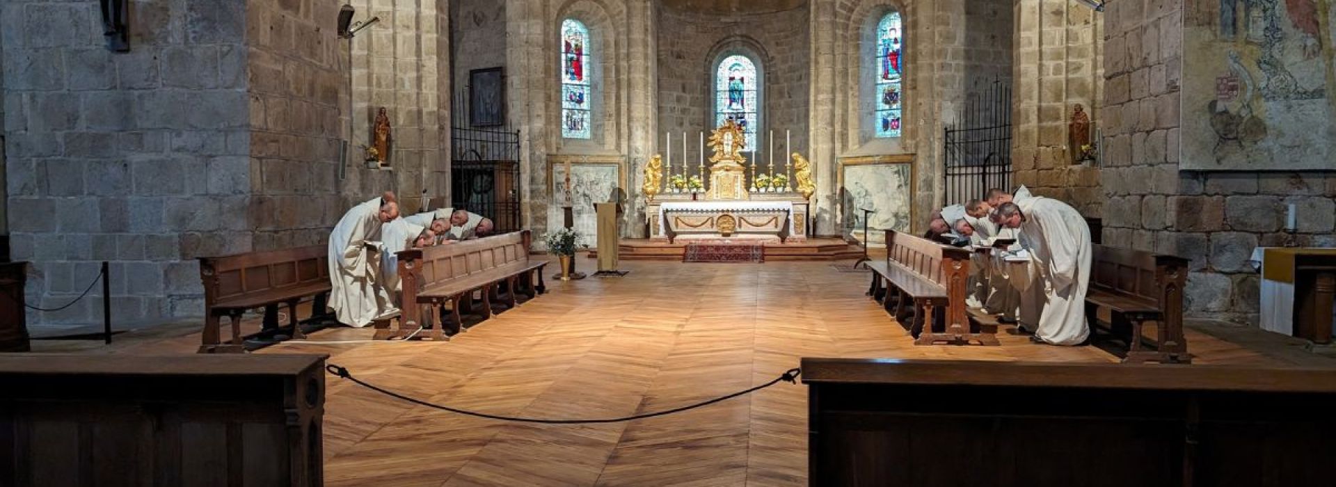 INTERIEUR-ABBAYE-SOLIGNAC.jpg