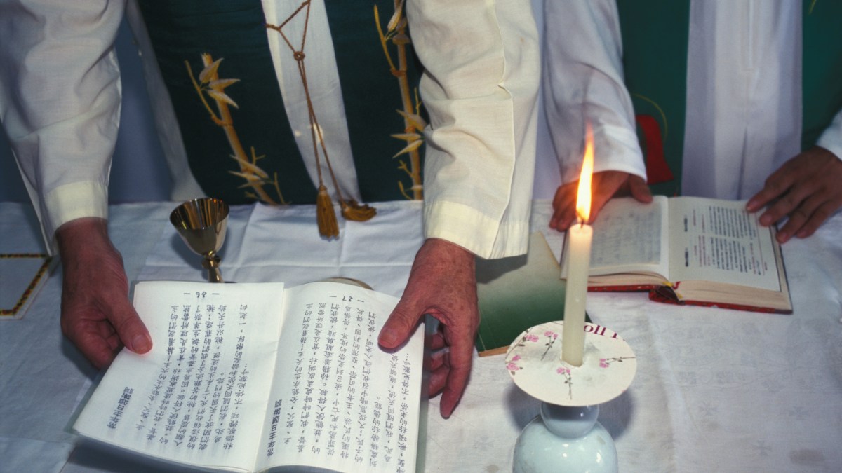 MESSE-CHINE-PRETRE-GODONG