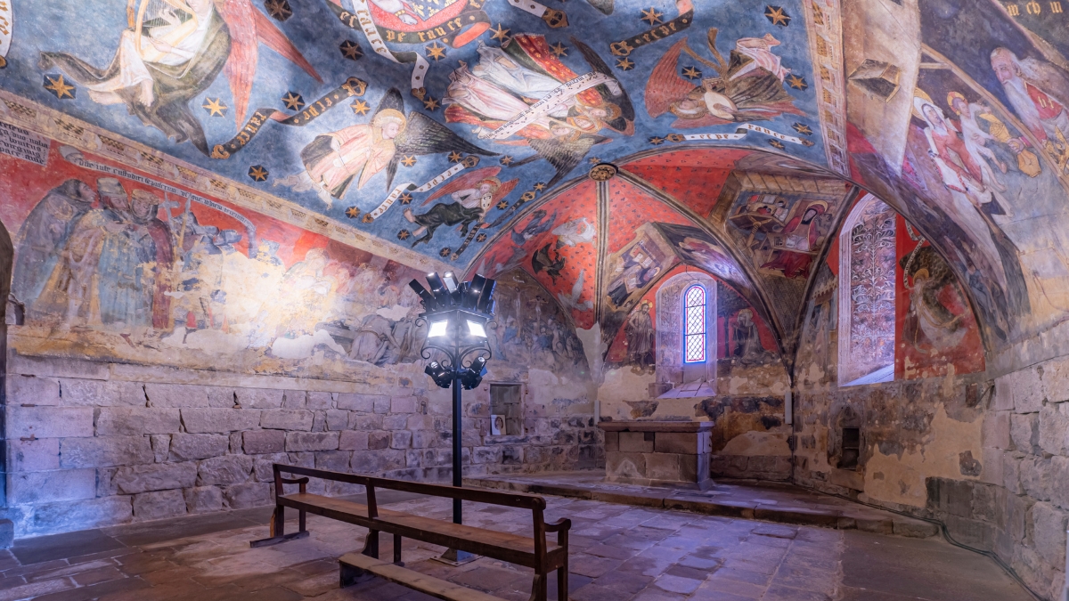 collegiale-saint-bonnet-le-chateau-fresques.jpg