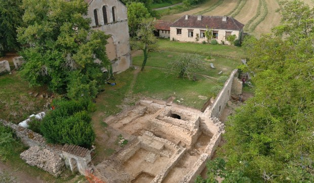 Corner Hero Image - Le plus vieil ermitage de France révèle enfin ses secrets