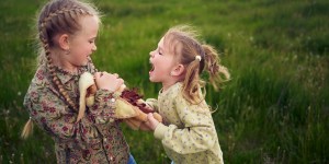 Insultes et jurons : comment aider son enfant à trouver sa voix ?