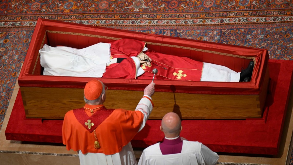 Closing-of-the-Coffin-of-the-late-Roman-Pontiff-Pope-Francis-Vatican-Media