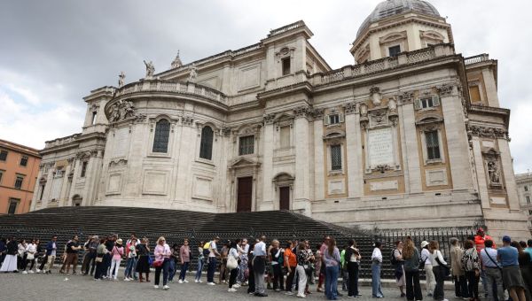 FILE-ATTENTE-SAINTE-MARIE-MAJEURE