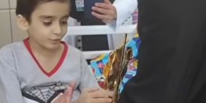 Atteint d&#8217;un cancer, ce petit garçon puise sa force dans une relique de Carlo Acutis