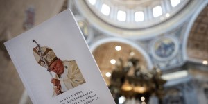 [REPORTAGE] Une messe d’hommage à Jean Paul II en forme de passage de flambeau