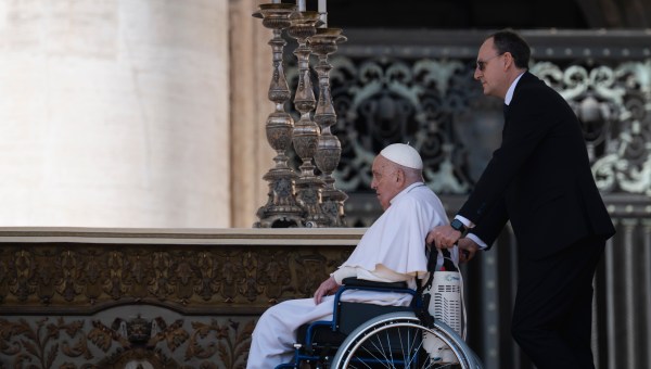 Corner Item Image - Une prière pour le Pape défunt