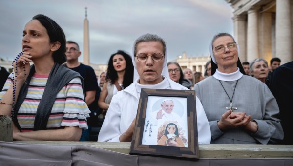 Corner Item Image - Découvrez les chants de la messe de funérailles du pape François