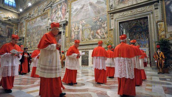 Corner Item Image - Cet antique chant qui fait entrer les cardinaux dans le conclave