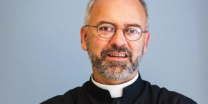 Père Cariot : &#8220;Avec la Sainte Tunique notre mission est de permettre une rencontre avec le Christ&#8221;