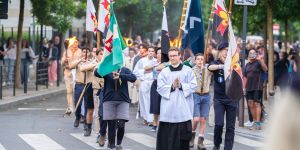 [EN IMAGES] Les trois mouvements scouts réunis devant la Tunique du Christ