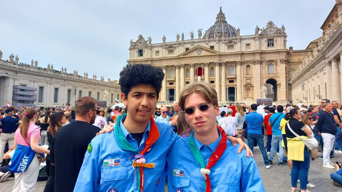 ANTONIO-ET-ANDREA-SCOUT-PLACE-SAINT-PIERRE-APL-ALETEIA