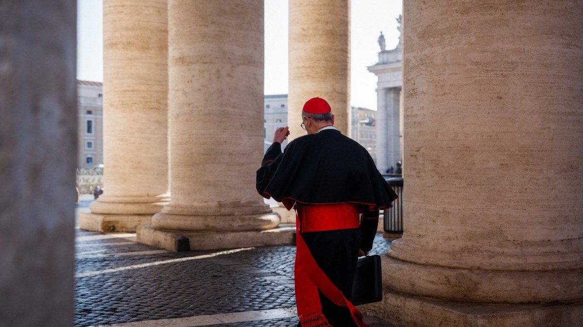 CARDINAL-SAN-PETER-SQUARE.jpg