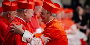 [🔴 DIRECT] 131 cardinaux électeurs sont arrivés à Rome